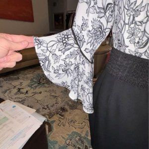 WHBM 3/4 Bell Sleeve Blouse - Sz 4